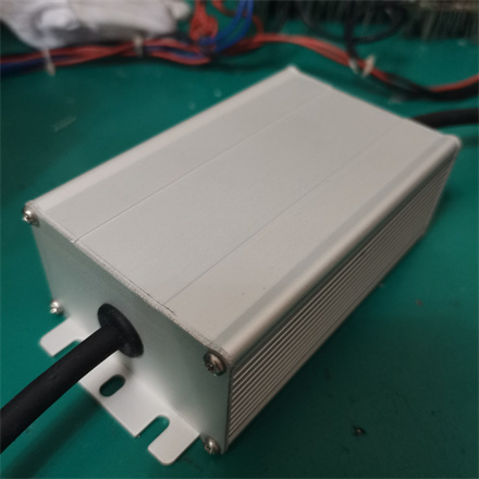 DC48V输入,输出30-36V 4.2A 电源