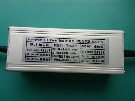 输入电压：DC12-48 V,输出 30-35V 0.6A 可升可降电源