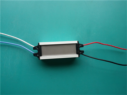 DC12V输入,输出16-22V 950MA LED驱动电源板