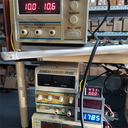 输入DC12V，输出45-55V 1.8A 恒流驱动电源
