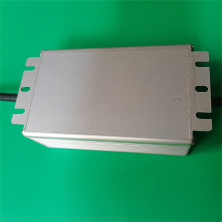 输入电压DC24V  恒流输出显示电流4A驱动输出电压30输出功率120W