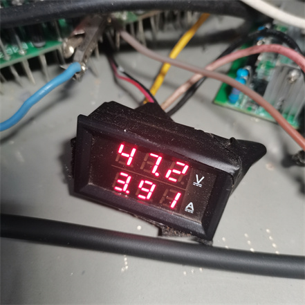 输入电压DC24V 输出显示电流3.9A±3%  驱动输出电压42-48V功率200W