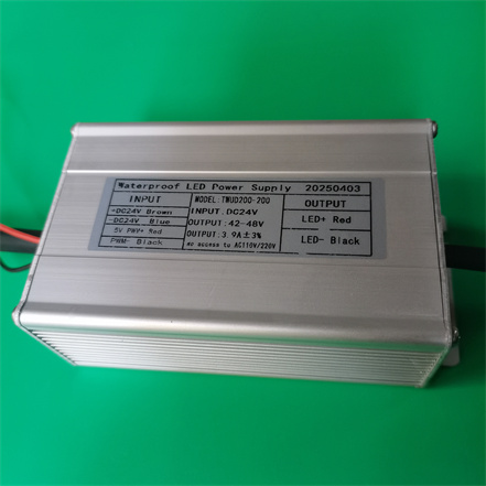 输入电压DC24V 输出显示电流3.9A±3%  驱动输出电压42-48V功率200W