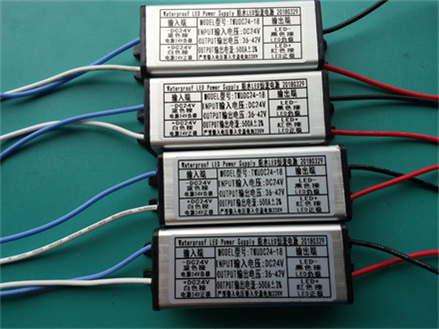 输入DCDC电源 DC12V 18W升压驱动 36-42V 0.5A