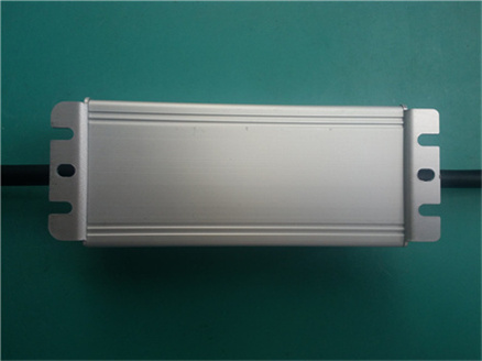 DC24V 40W 0.9A输入，高效率97%