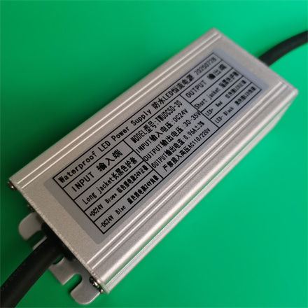 dc24v 30w输入，0.96A 30-35V输出 DCDC电源